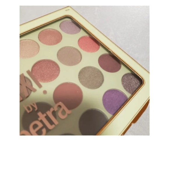 PIXI by petra (NWT) Dream Eye Shadow Pallet - Picture 4 of 12